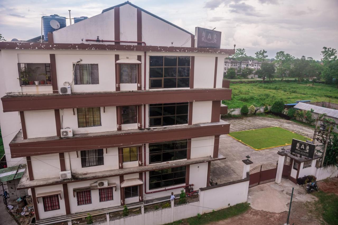 Hotel Aatreyee Dibrugarh Exteriör bild
