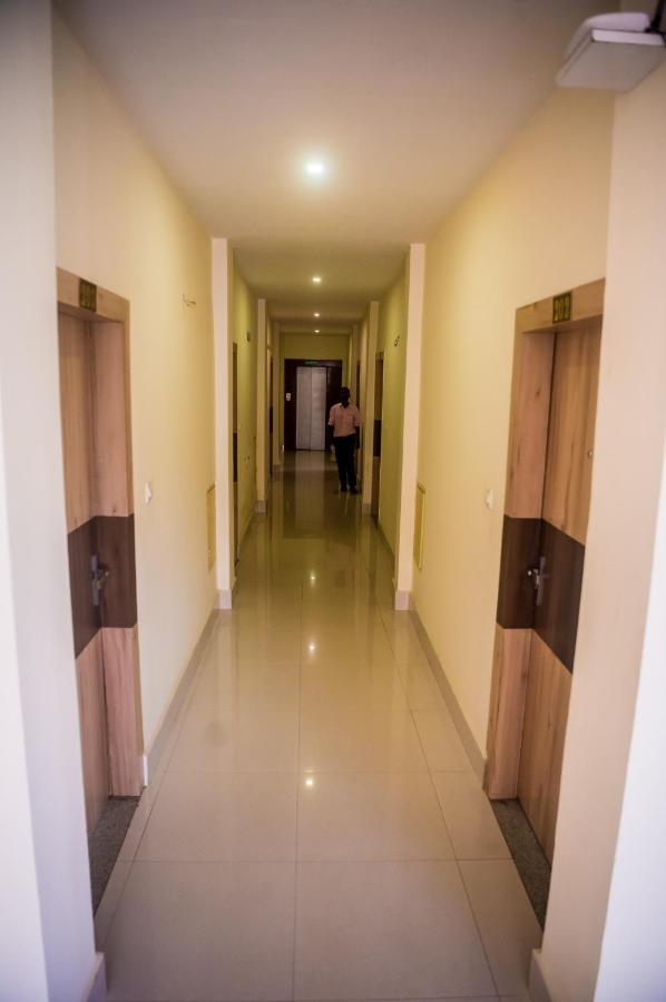 Hotel Aatreyee Dibrugarh Exteriör bild